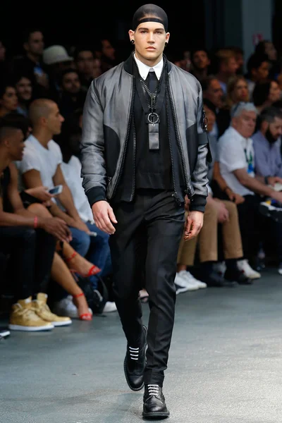 Look 35